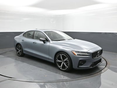 2024 Volvo S60 B5 Core Dark Theme