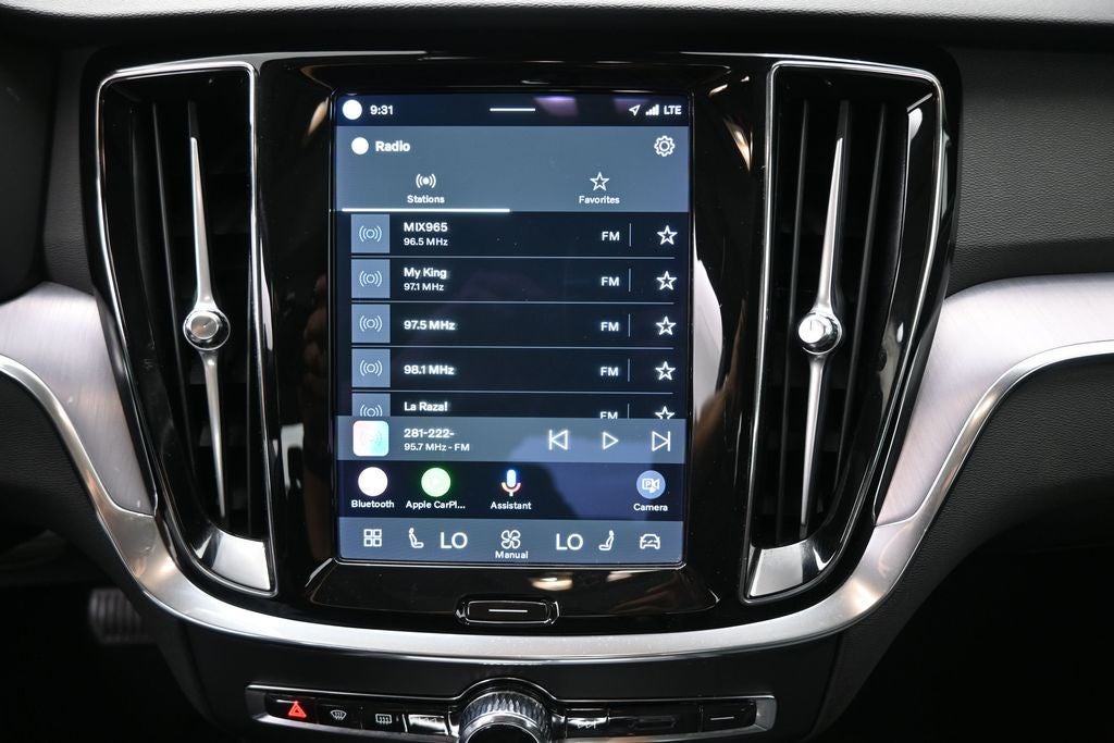2024 Volvo S60 B5 Core Dark Theme