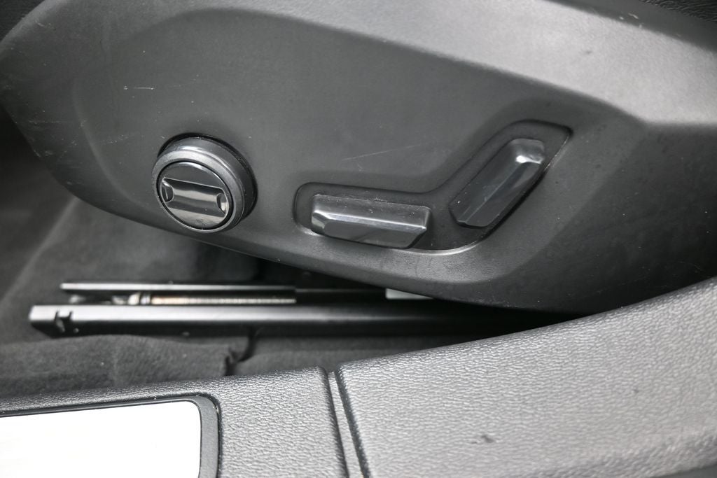2024 Volvo S60 B5 Core Dark Theme