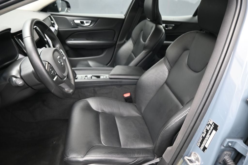 2024 Volvo S60 B5 Core Dark Theme