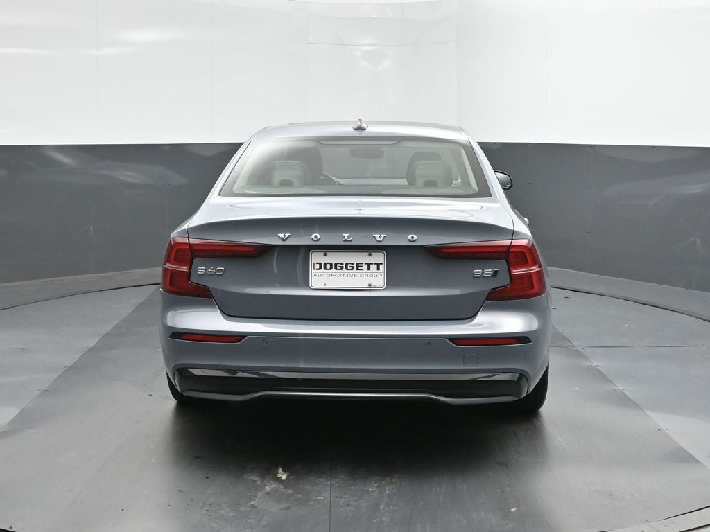2024 Volvo S60 B5 Core Dark Theme
