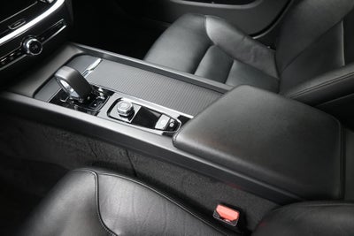 2024 Volvo S60 B5 Core Dark Theme