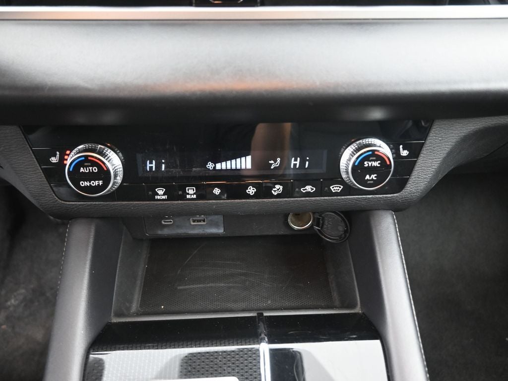 2023 Mitsubishi Outlander SE Black Edition