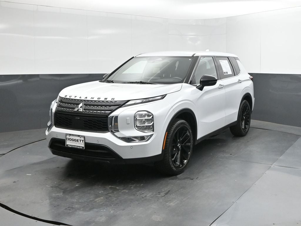2023 Mitsubishi Outlander SE Black Edition