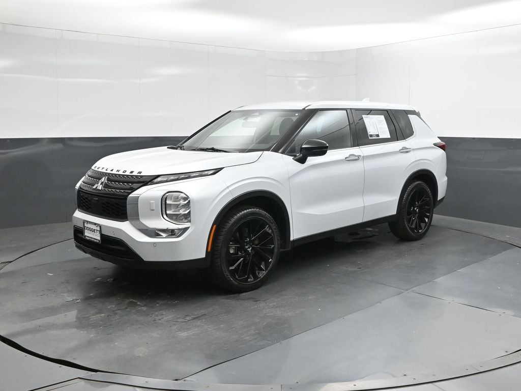 2023 Mitsubishi Outlander SE Black Edition