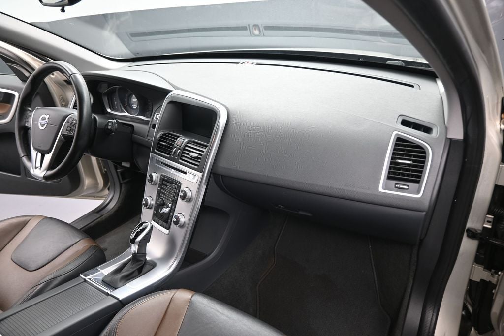 2017 Volvo XC60 T5