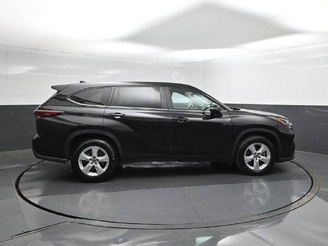 2025 Toyota Highlander LE