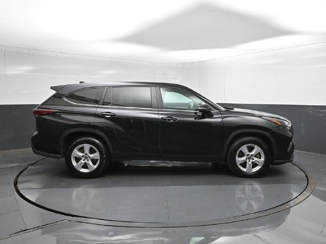 2025 Toyota Highlander LE