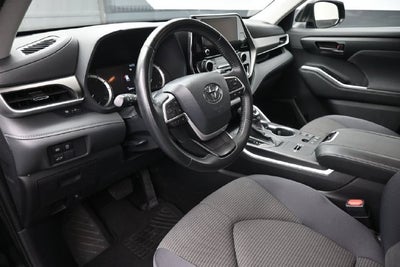 2025 Toyota Highlander LE