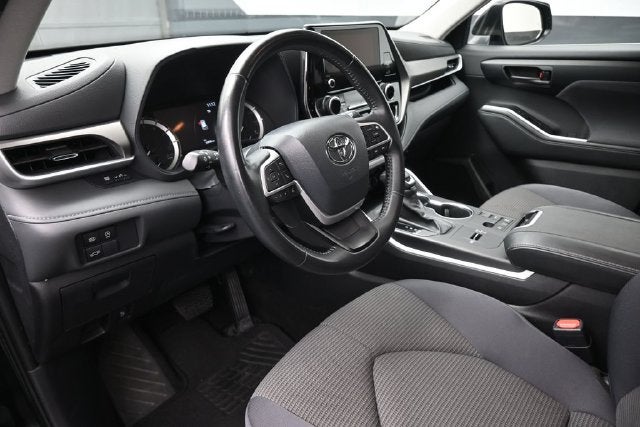 2025 Toyota Highlander LE
