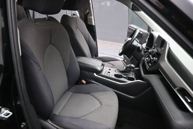 2025 Toyota Highlander LE