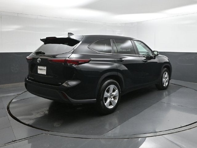 2025 Toyota Highlander LE