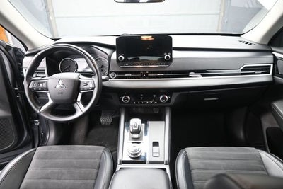 2024 Mitsubishi Outlander SE Black Edition