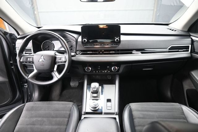 2024 Mitsubishi Outlander SE Black Edition