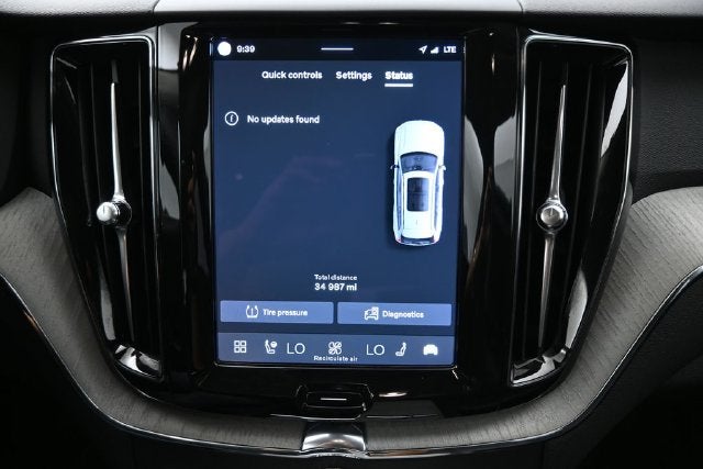 2025 Volvo XC60 B5 Plus