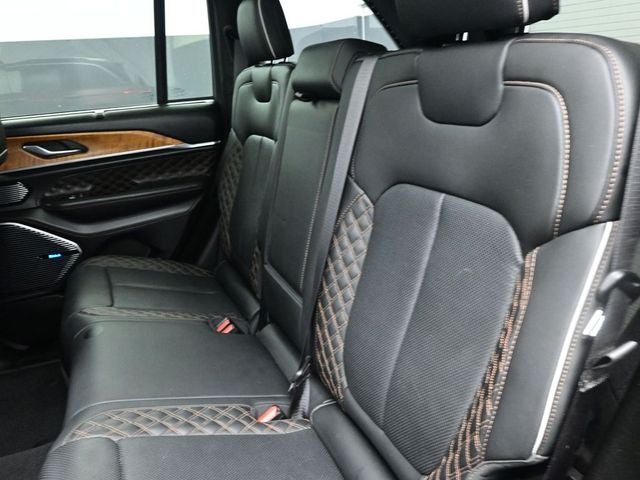 2022 Jeep Grand Cherokee Summit