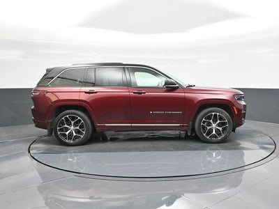 2022 Jeep Grand Cherokee Summit