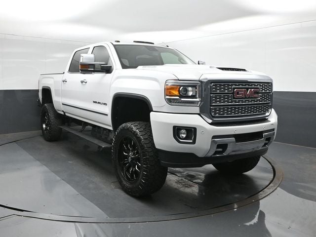 2019 GMC Sierra 2500HD Denali Duramax Plus Pkg Lifted
