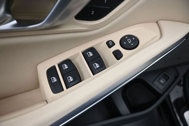 2024 BMW 3 Series 330i