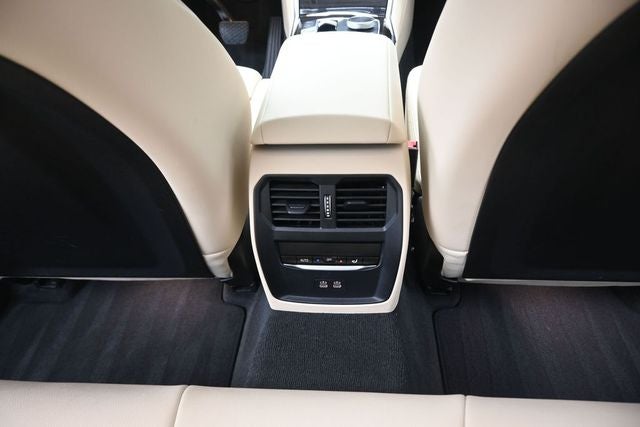 2024 BMW 3 Series 330i