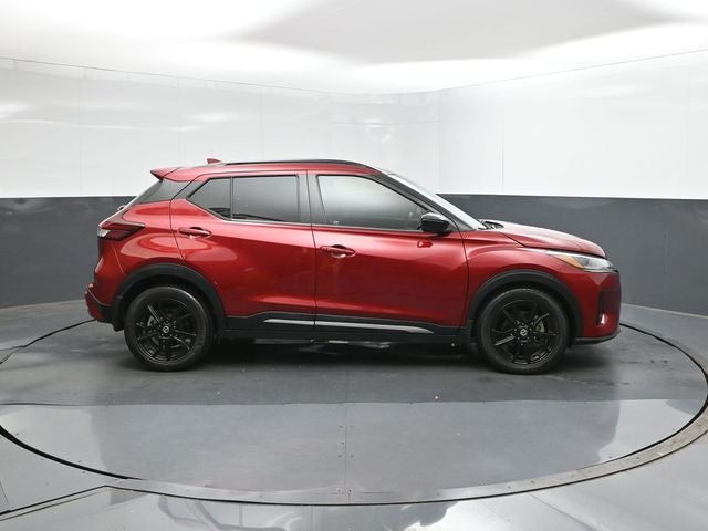 2021 Nissan Kicks SR