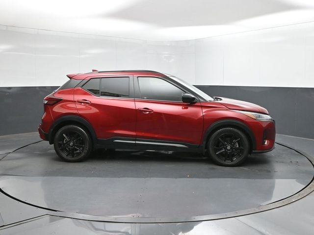 2021 Nissan Kicks SR