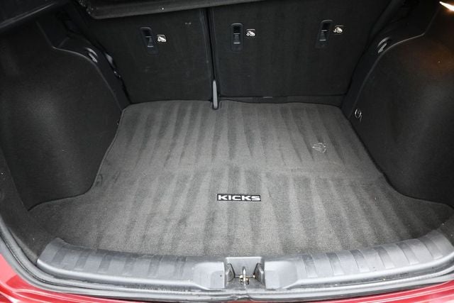 2021 Nissan Kicks SR