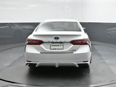 2022 Toyota Camry Hybrid XSE
