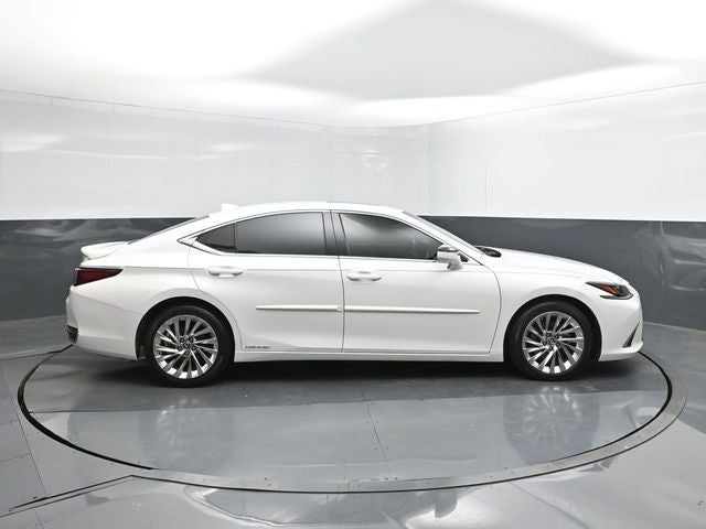 2021 Lexus ES 300h Ultra Luxury