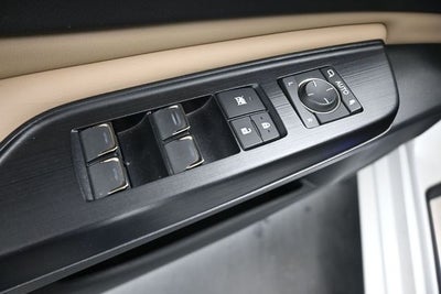 2021 Lexus ES 300h Ultra Luxury