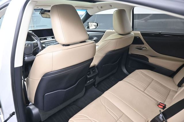 2021 Lexus ES 300h Ultra Luxury