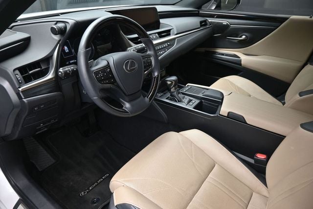 2021 Lexus ES 300h Ultra Luxury