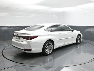 2021 Lexus ES 300h Ultra Luxury