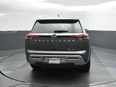 2025 Nissan Pathfinder SL