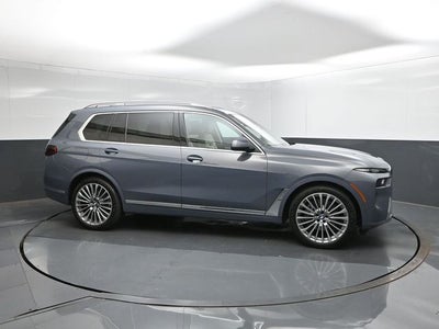 2025 BMW X7 xDrive40i
