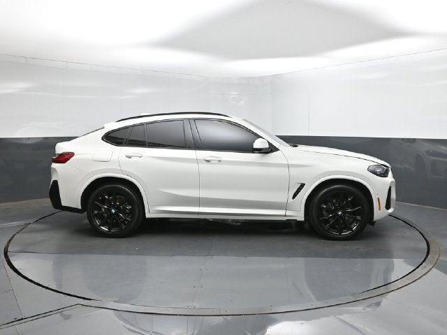 2024 BMW X4 xDrive30i