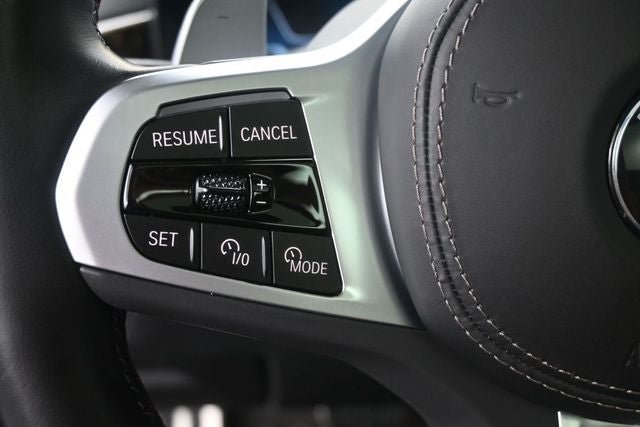 2025 BMW X7 M60i
