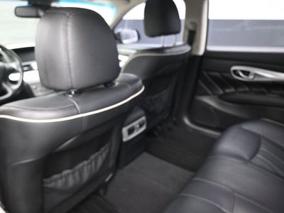 2017 INFINITI Q70L 3.7