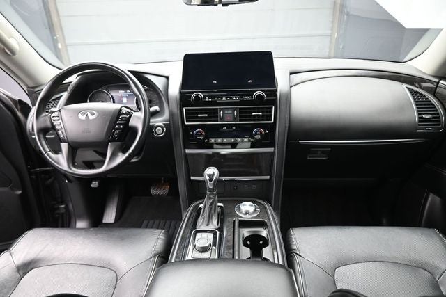 2024 INFINITI QX80 LUXE