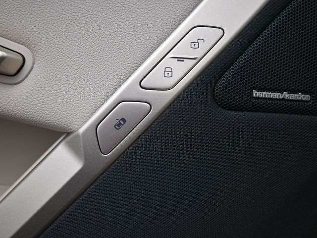 2025 BMW iX xDrive50