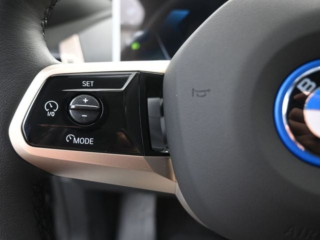 2025 BMW iX xDrive50