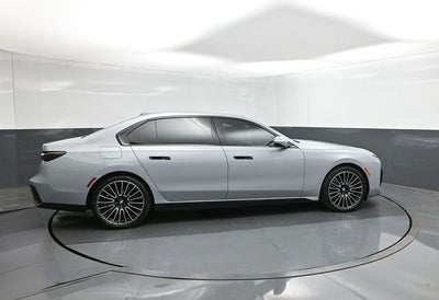 2025 BMW 7 Series 740i