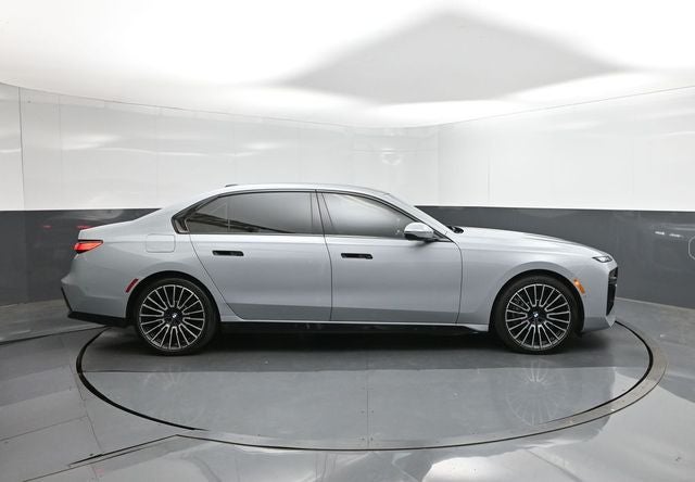 2025 BMW 7 Series 740i
