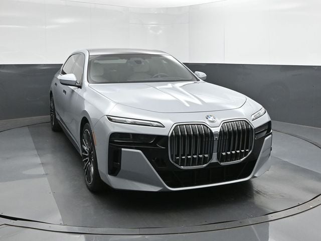 2025 BMW 7 Series 740i
