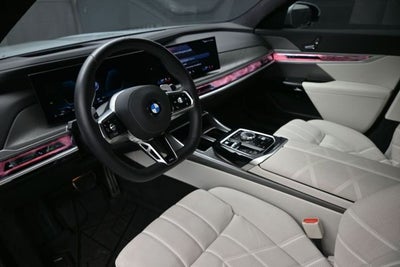 2025 BMW 7 Series 740i