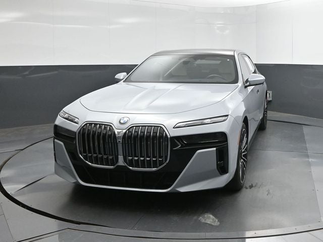 2025 BMW 7 Series 740i