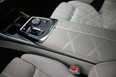 2025 BMW 7 Series 740i