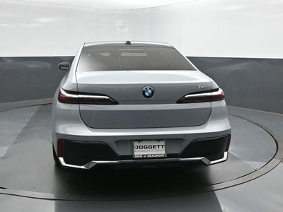 2025 BMW 7 Series 740i