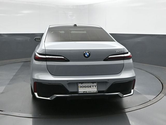 2025 BMW 7 Series 740i