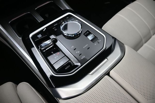 2025 BMW 7 Series 740i